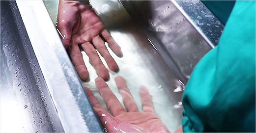 30S洗濯消毒，是进入车间的必须法式